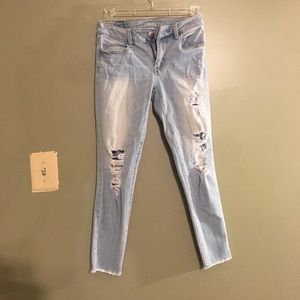 American Eagle ripped light wash jeans